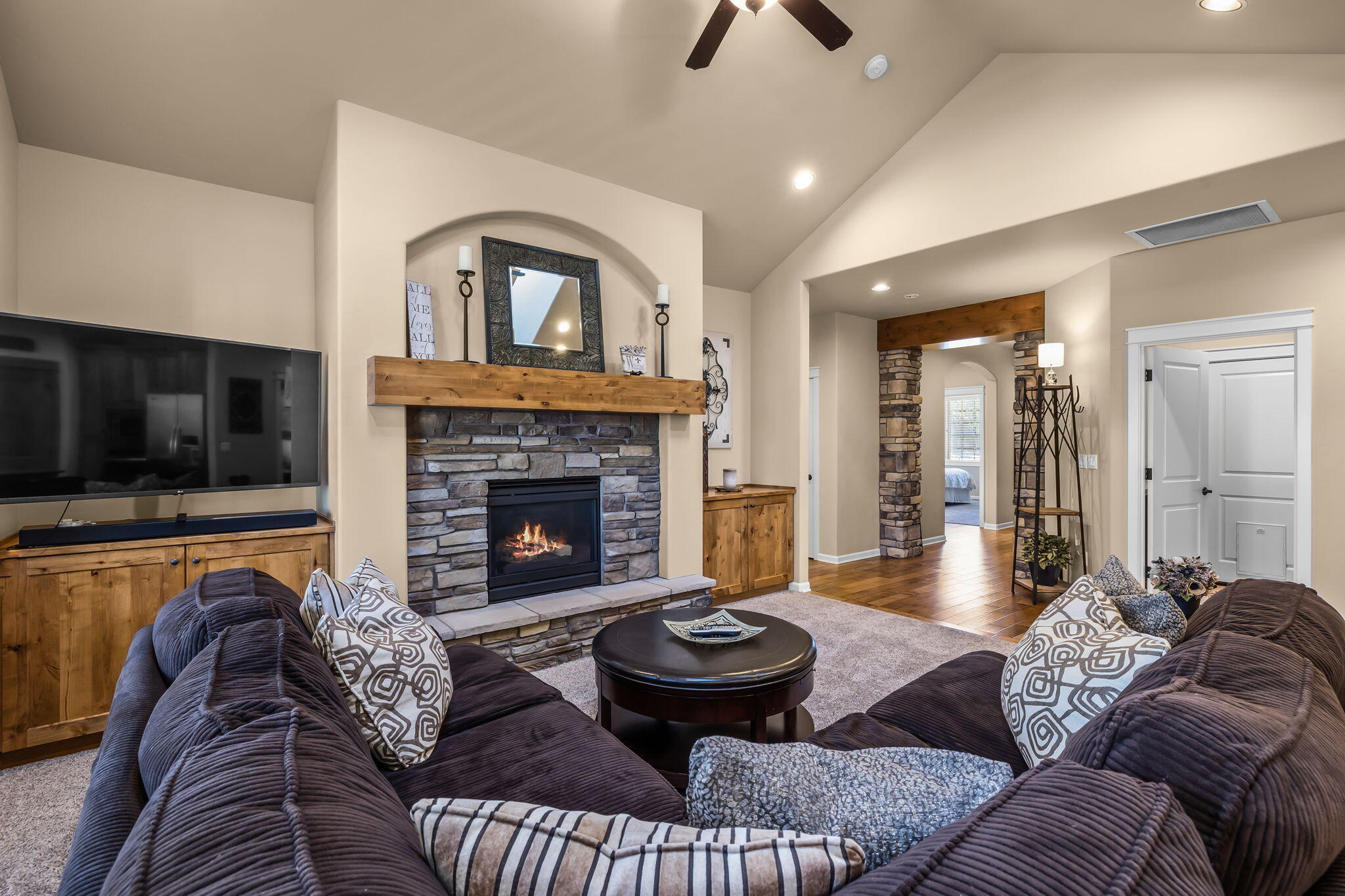 60286 Addie Triplett Loop Bend, OR 97702 - Photo 5 of 34 3.0