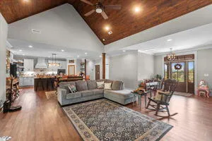 $899,900 | 521 Horns Creek Road, Old Fort, TN 37362