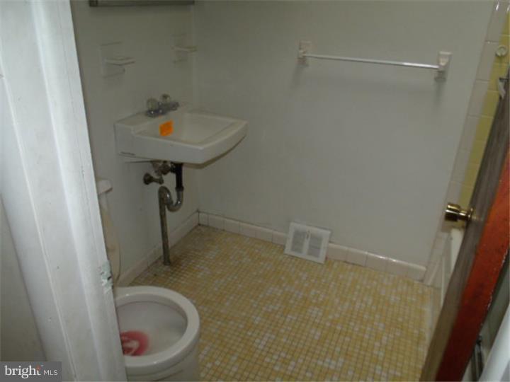 1515 Elson Road Brookhaven, PA 19015 - Photo 9 of 14 Gallery Image 9
