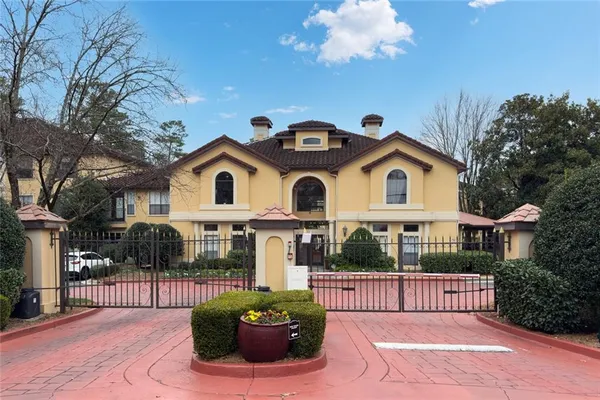 $289,000 | 3777 Peachtree Road Northeast, Unit 1327, Brookhaven, GA 30319
