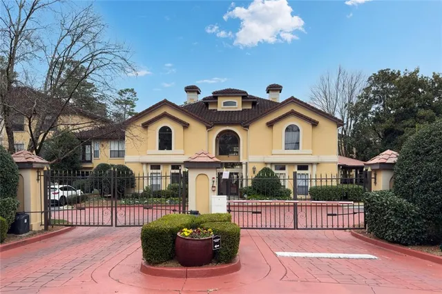 $299,000 | 3777 Peachtree Road Northeast, Unit 1327, Brookhaven, GA 30319