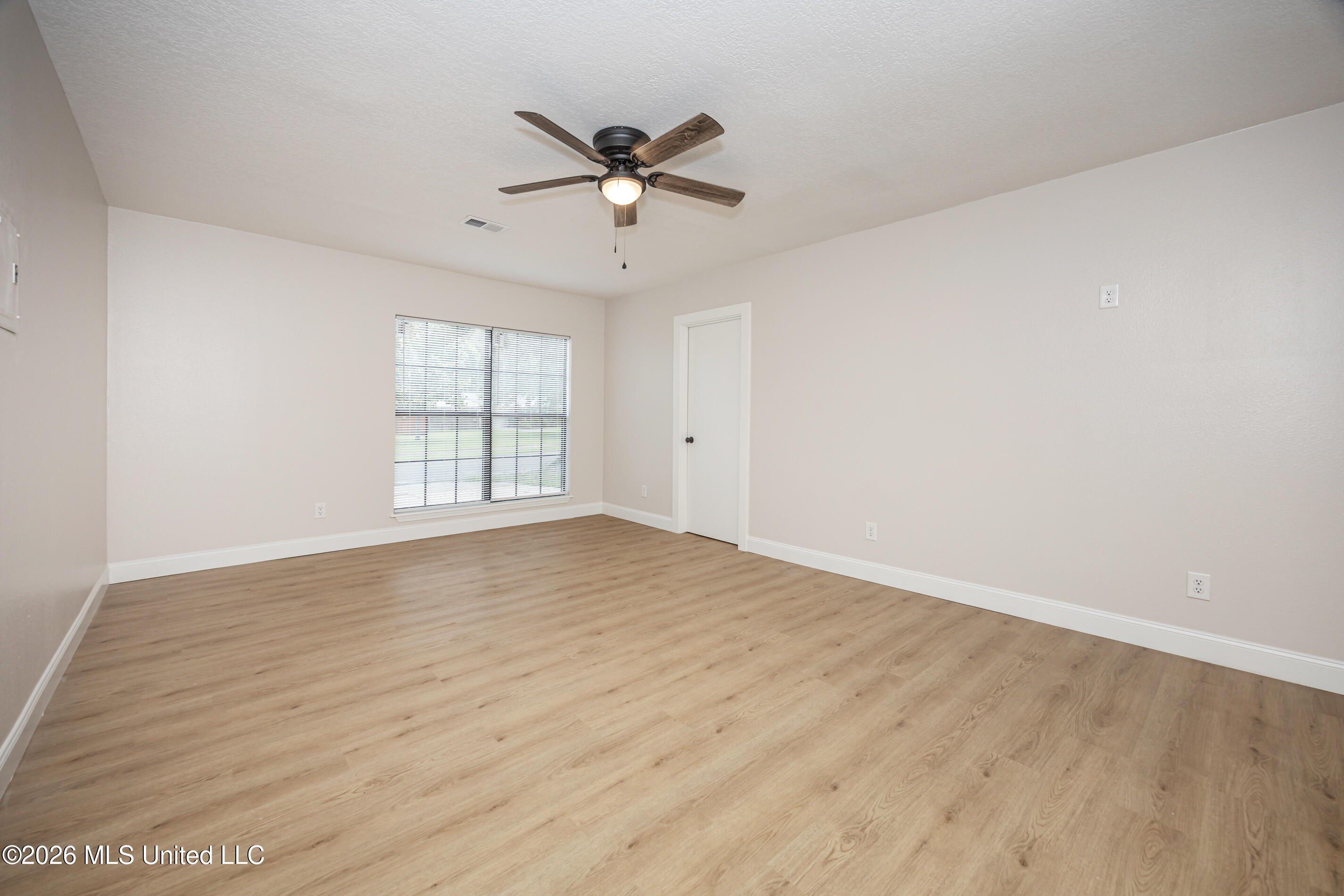 106 Booth Circle Ocean Springs, MS 39564 - Photo 20 of 42 IMG_0547