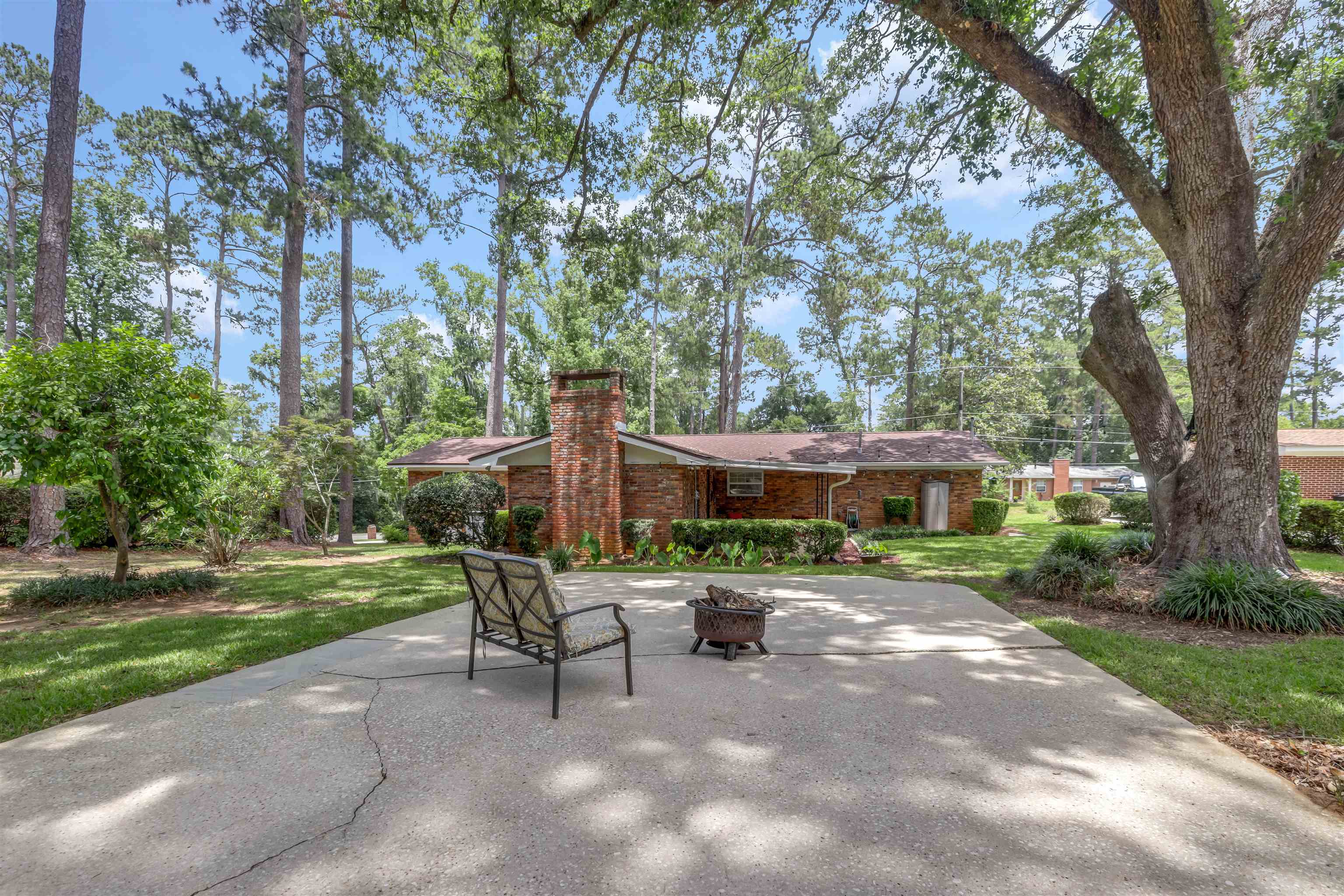 1917 Sharon Road Tallahassee, FL 32303 - Photo 8 of 42 Gallery Image 8