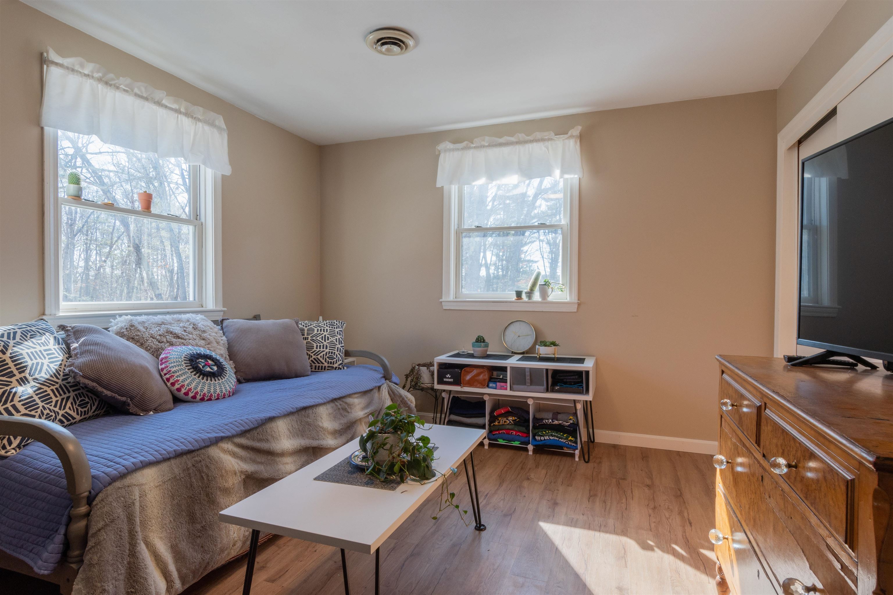 8 Jericho Road Pelham, NH 03076 - Photo 6 of 23