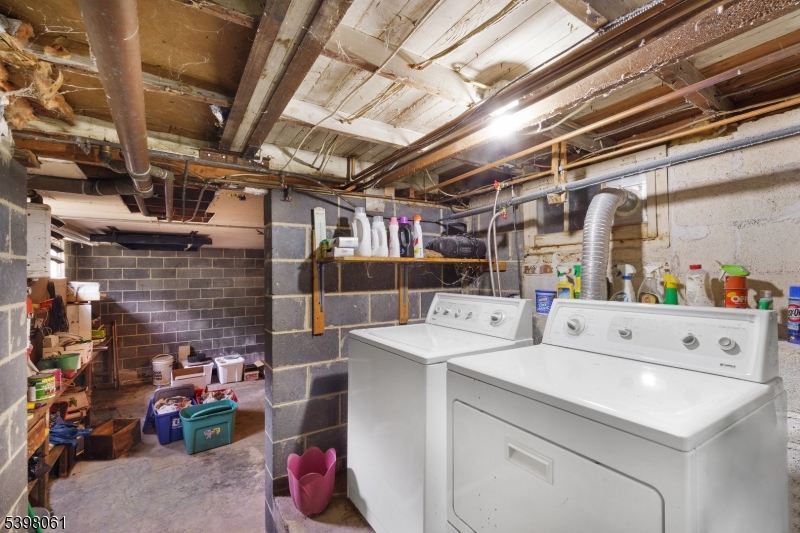 34 Old Mountain Road Lebanon, NJ 08833 - Photo 22 of 26 a utility room with dryer and washer
