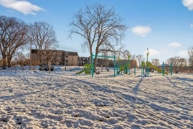 $110,000 | 4207 Lakeside Avenue North, Unit 137, Brooklyn Center, MN 55429