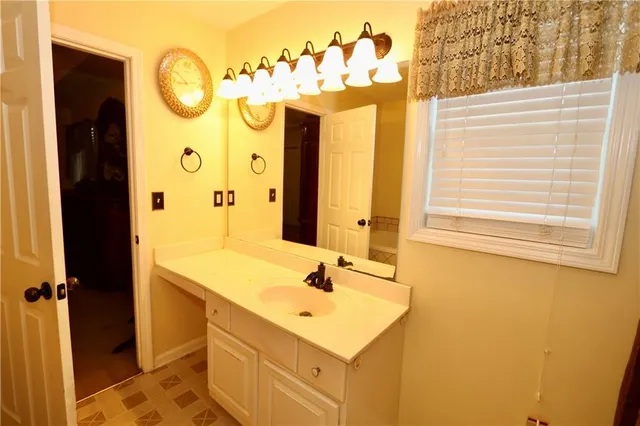 $250,000 | 9502 Whaleys Lake Trace, Jonesboro, GA 30238