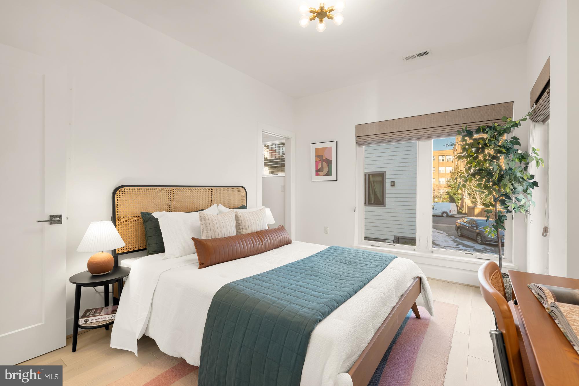 1415 Oak Street Northwest, Unit 102 Washington, DC 20010 - Photo 16 of 33