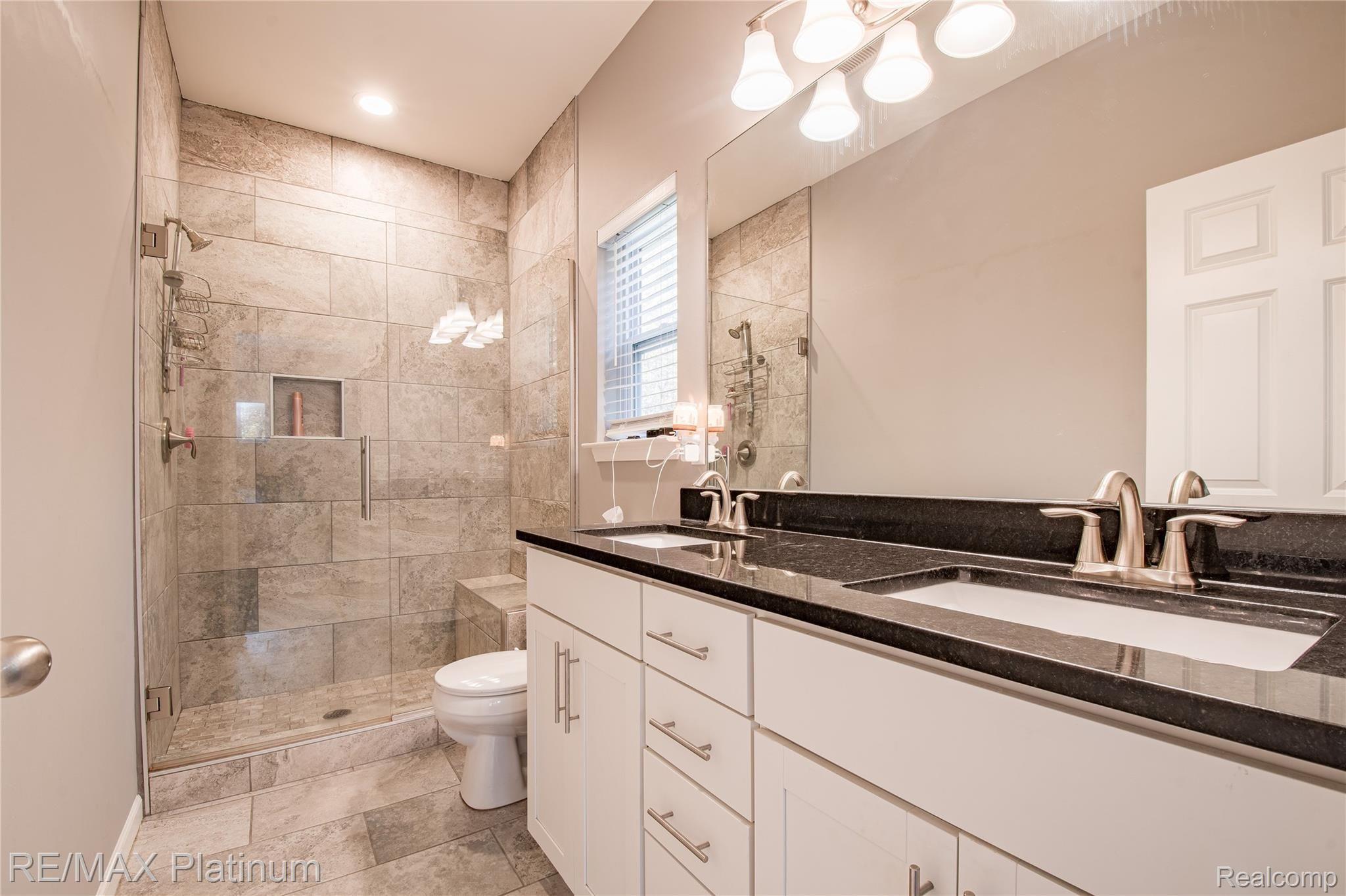 5590 Hartland Road Fenton, MI 48430 - Photo 19 of 46 5590 Hartland Rd HDR8.jpg