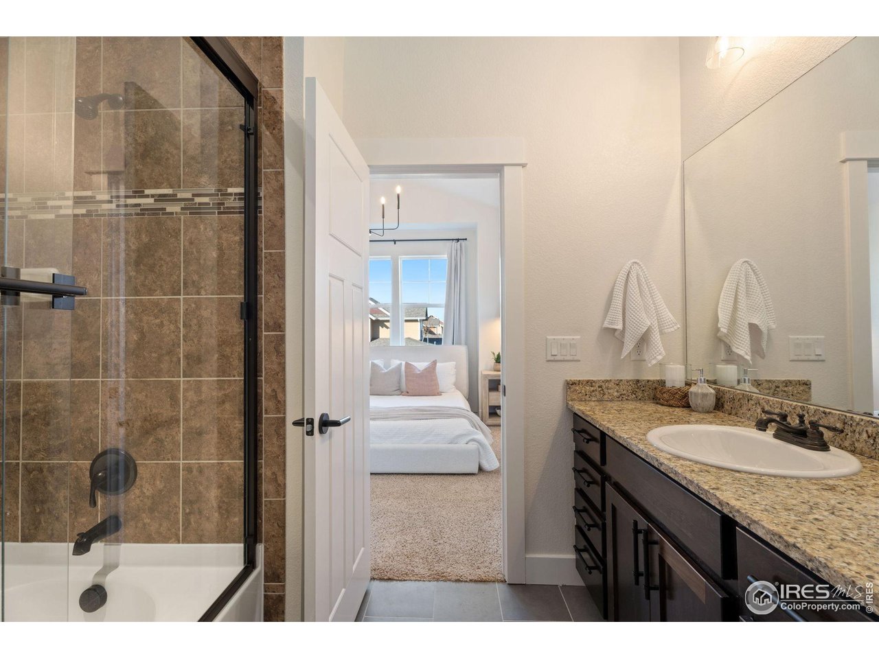 2109 Scarecrow Road Fort Collins, CO 80525 - Photo 15 of 24 Primary Bath with Tub/Shower Combo