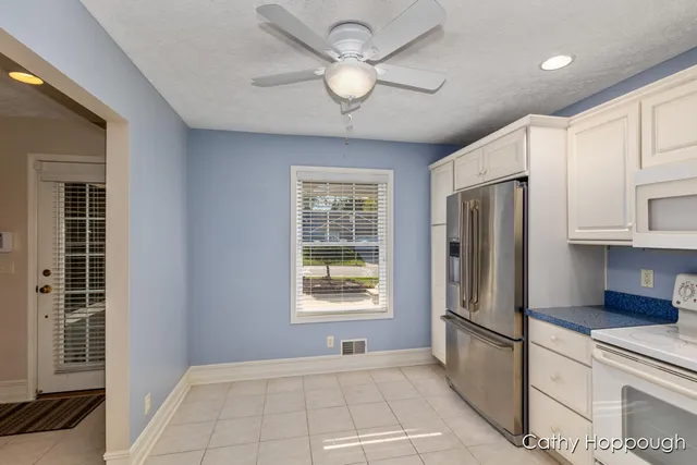 $425,000 | 5162 Hawk Hollow Drive East, Bath, MI 48808