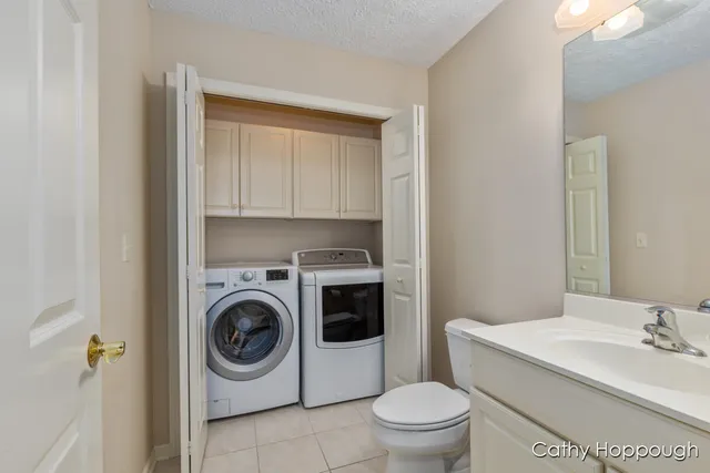 $425,000 | 5162 Hawk Hollow Drive East, Bath, MI 48808