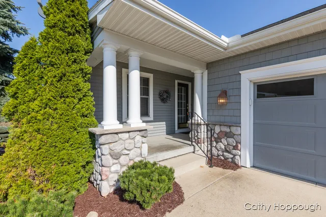 $425,000 | 5162 Hawk Hollow Drive East, Bath, MI 48808