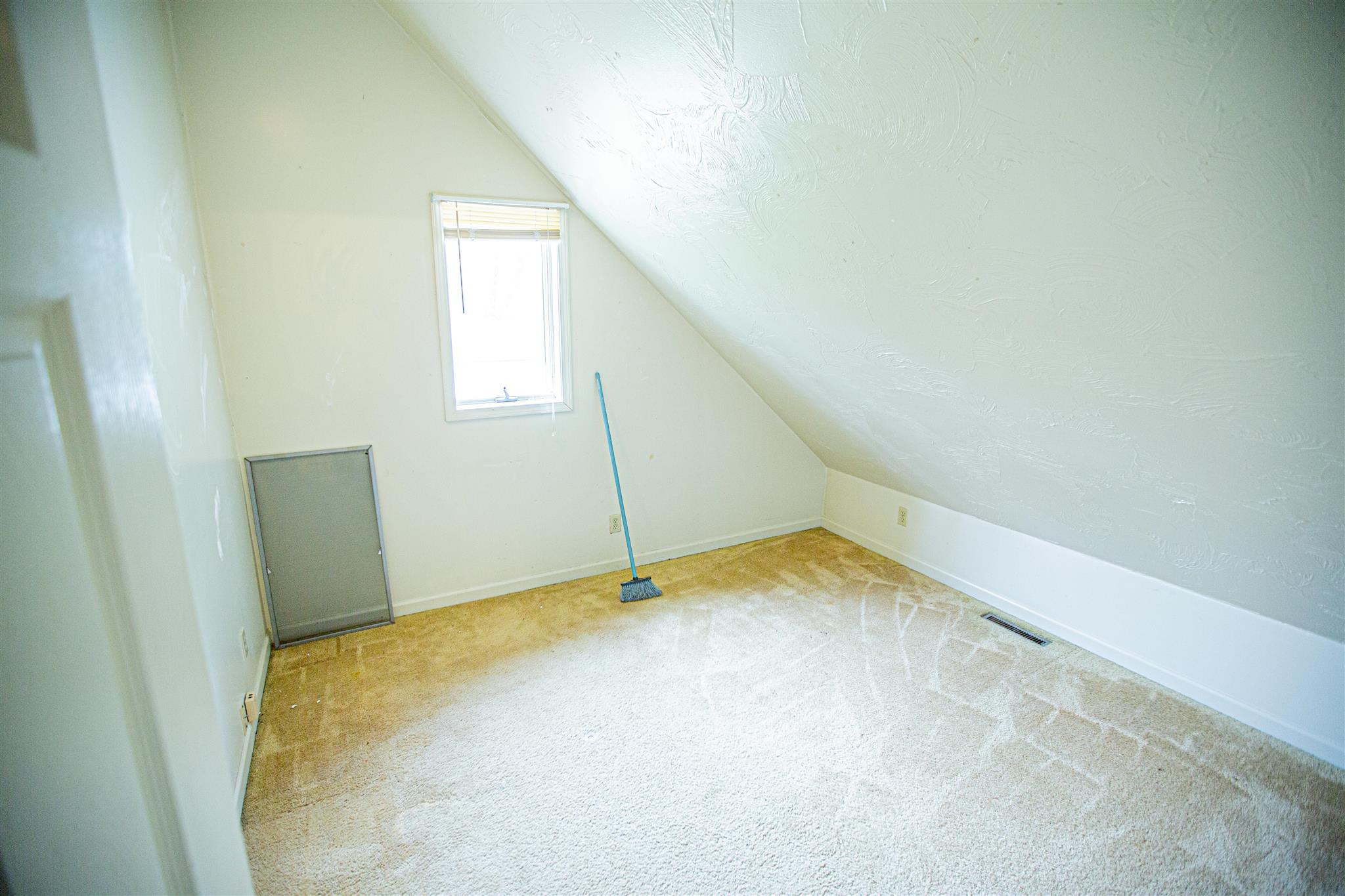 23435 Brick Road South Bend, IN 46628 - Photo 23 of 30 Gallery Image 23