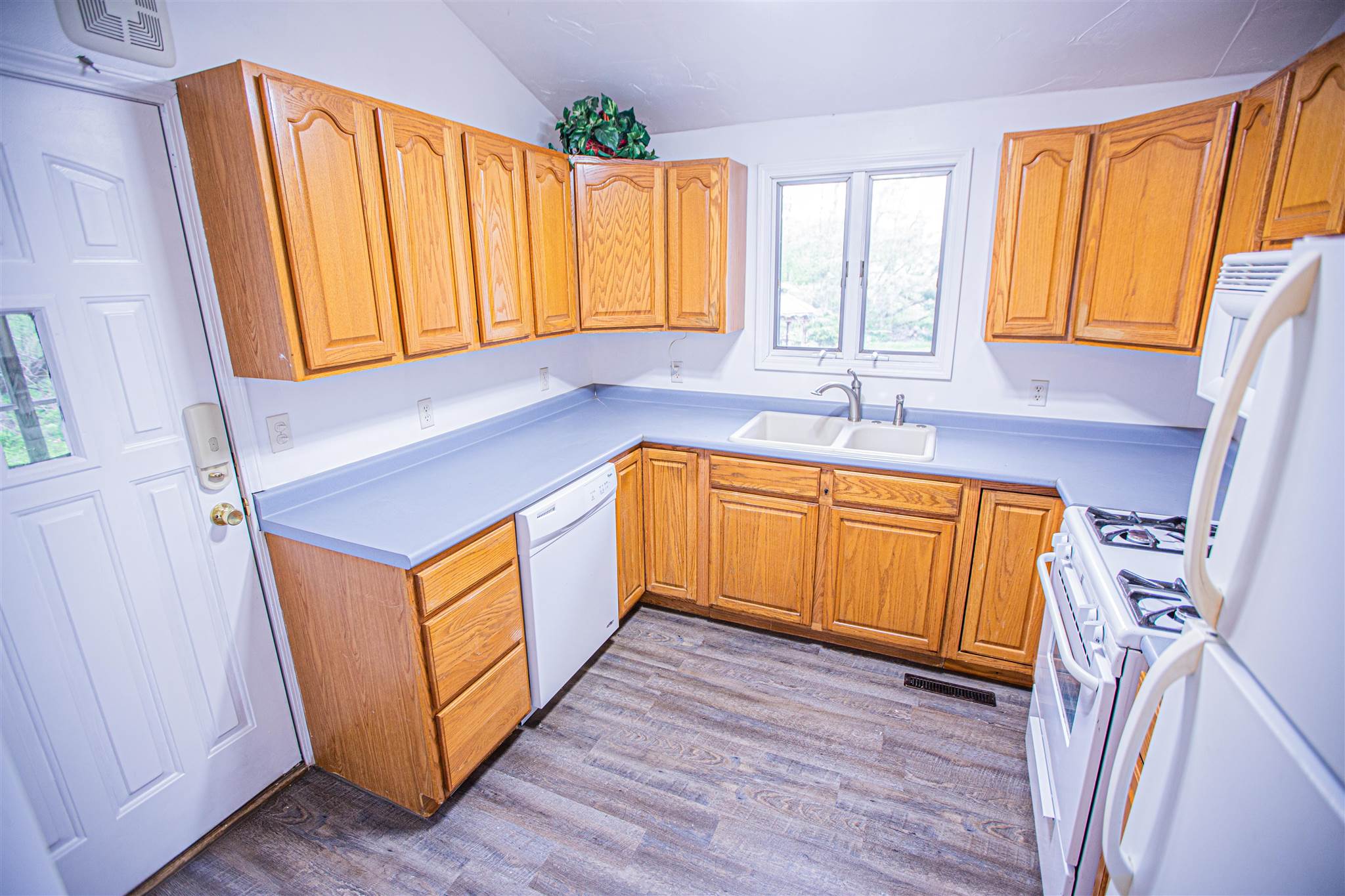 23435 Brick Road South Bend, IN 46628 - Photo 10 of 30 Gallery Image 10