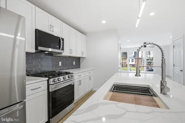 $384,990 | 412 Ohio Avenue, Folsom, PA 19033