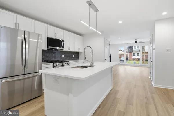 $384,990 | 412 Ohio Avenue, Folsom, PA 19033
