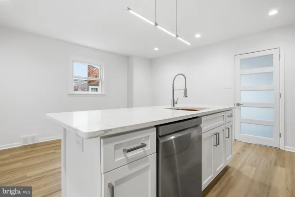 $384,990 | 412 Ohio Avenue, Folsom, PA 19033