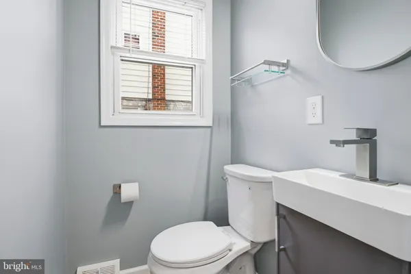 $384,990 | 412 Ohio Avenue, Folsom, PA 19033