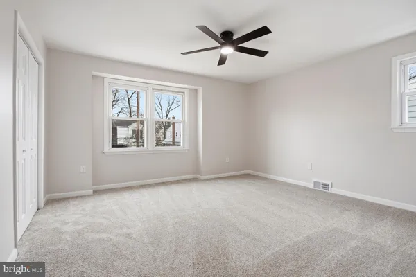 $384,990 | 412 Ohio Avenue, Folsom, PA 19033