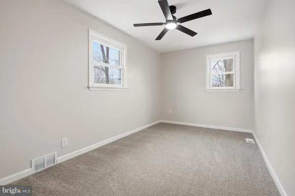 $384,990 | 412 Ohio Avenue, Folsom, PA 19033