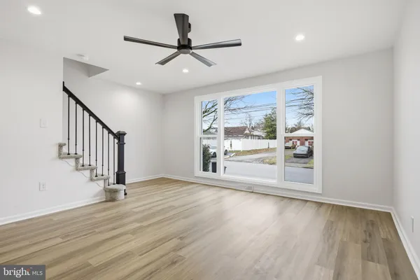 $384,990 | 412 Ohio Avenue, Folsom, PA 19033