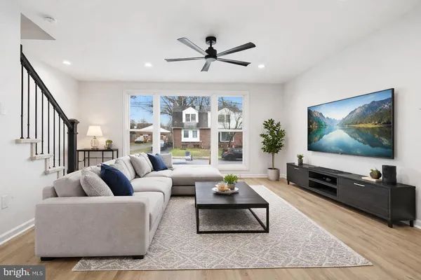 $384,990 | 412 Ohio Avenue, Folsom, PA 19033