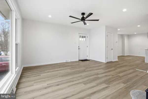 $384,990 | 412 Ohio Avenue, Folsom, PA 19033