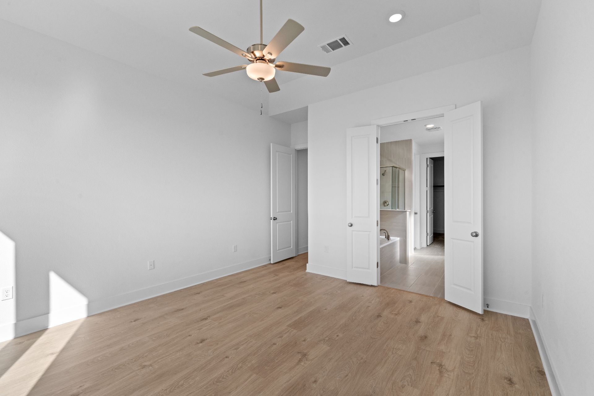 17413 Graces Path Pflugerville, TX 78660 - Photo 17 of 33 Primary Bedroom with elevated ceiling