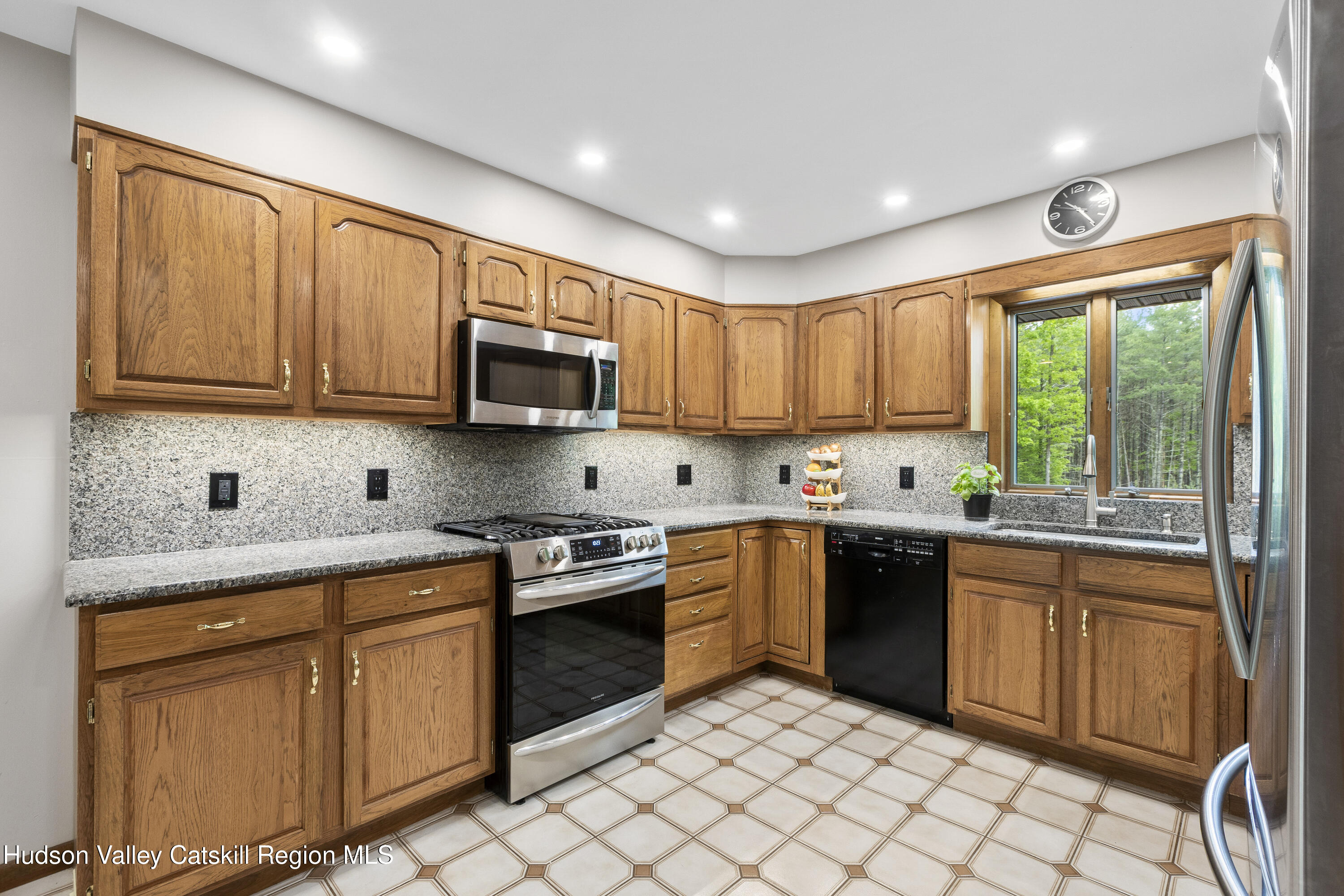 48 Deer Park Road Round Top, NY 12473 - Photo 11 of 33 Granite countertops