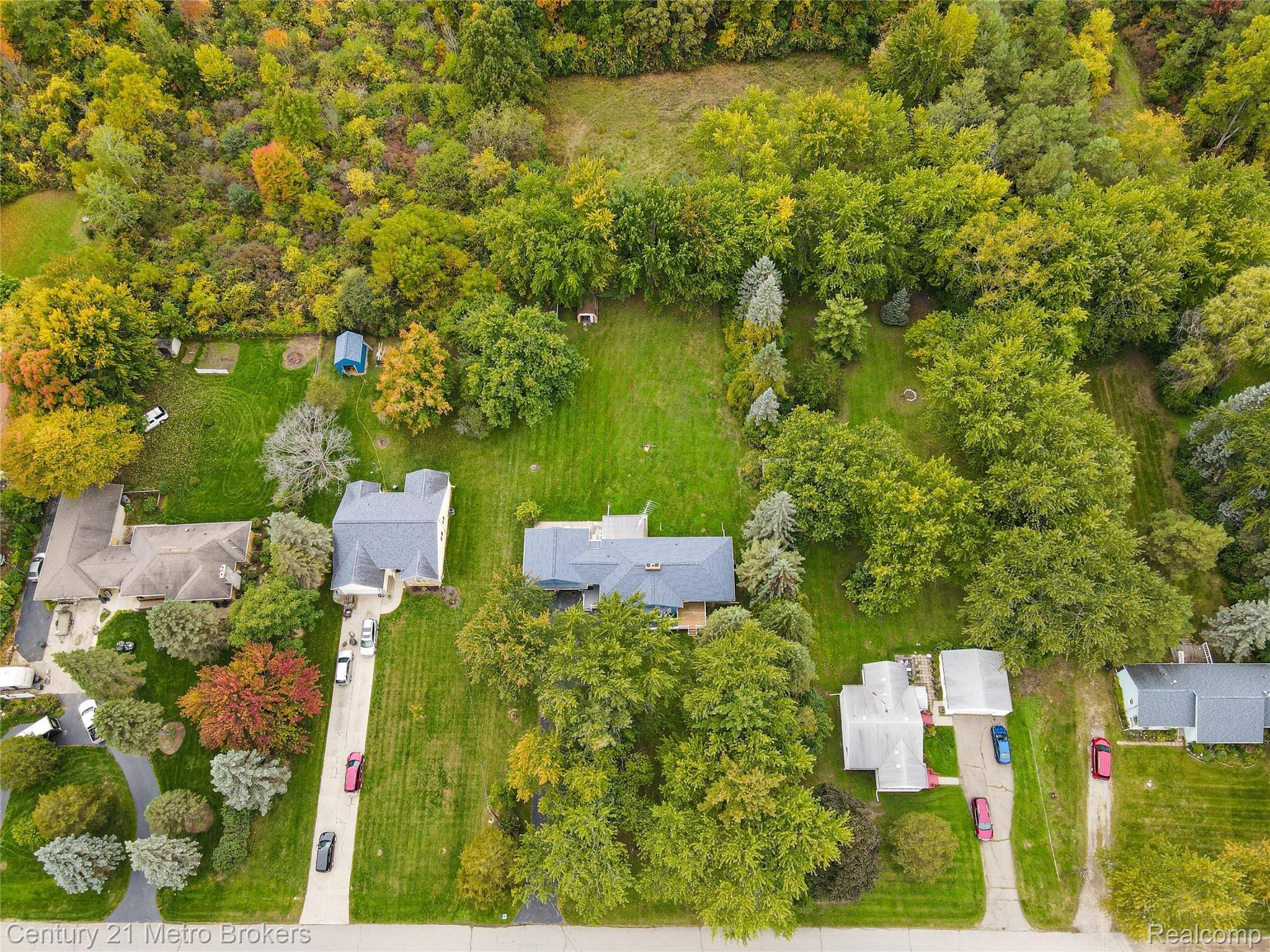 7338 Embury Road Grand Blanc, MI 48439 - Photo 11 of 43 DJI_0072.jpg