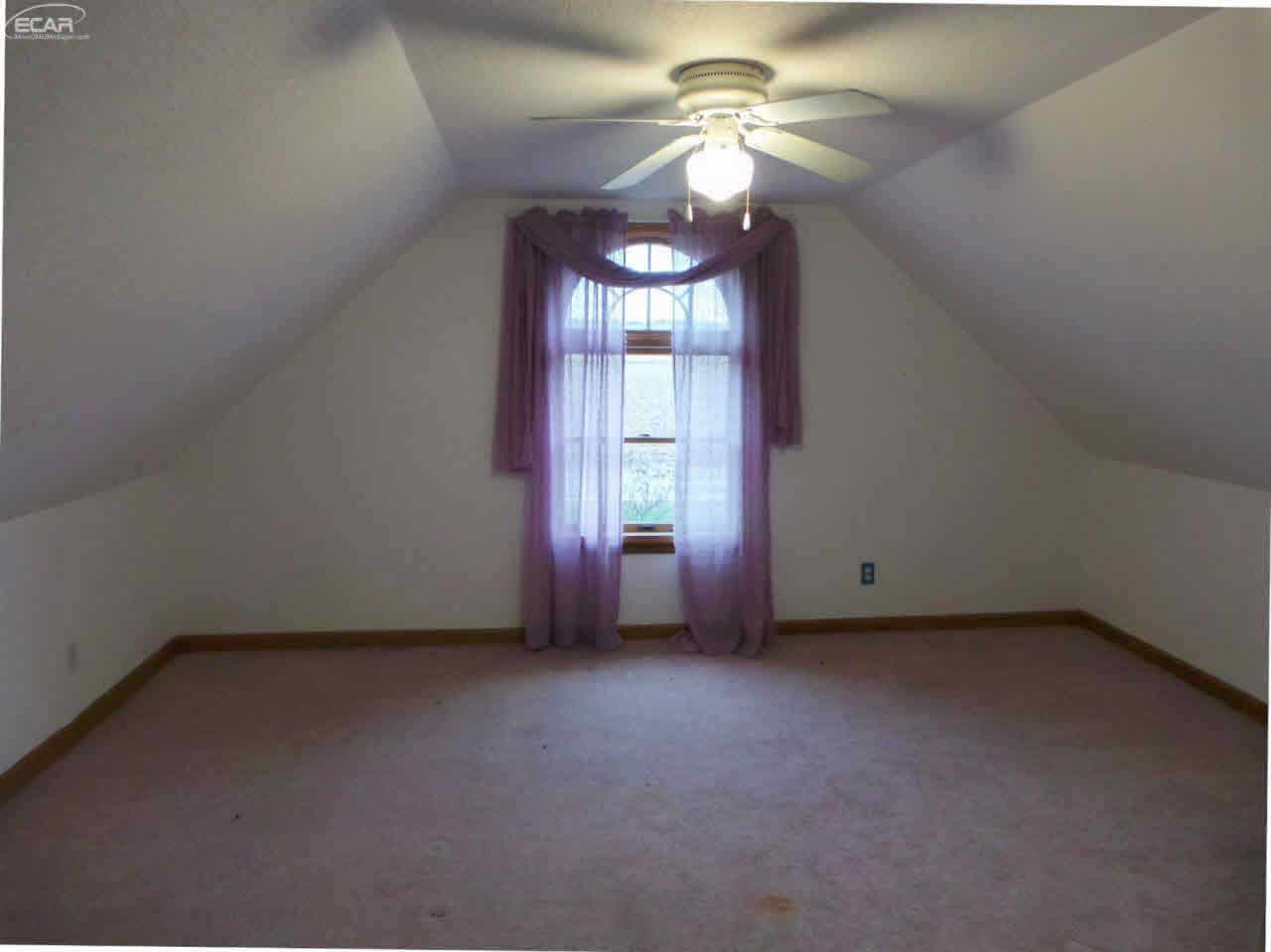 19651 Gasper Road Chesaning, MI 48616 - Photo 17 of 25 21390907-16.JPG