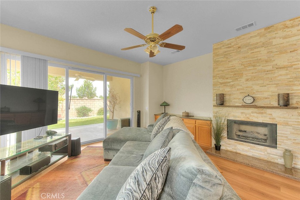 19360 Galloping Hill Road Apple Valley, CA 92308 - Photo 11 of 54