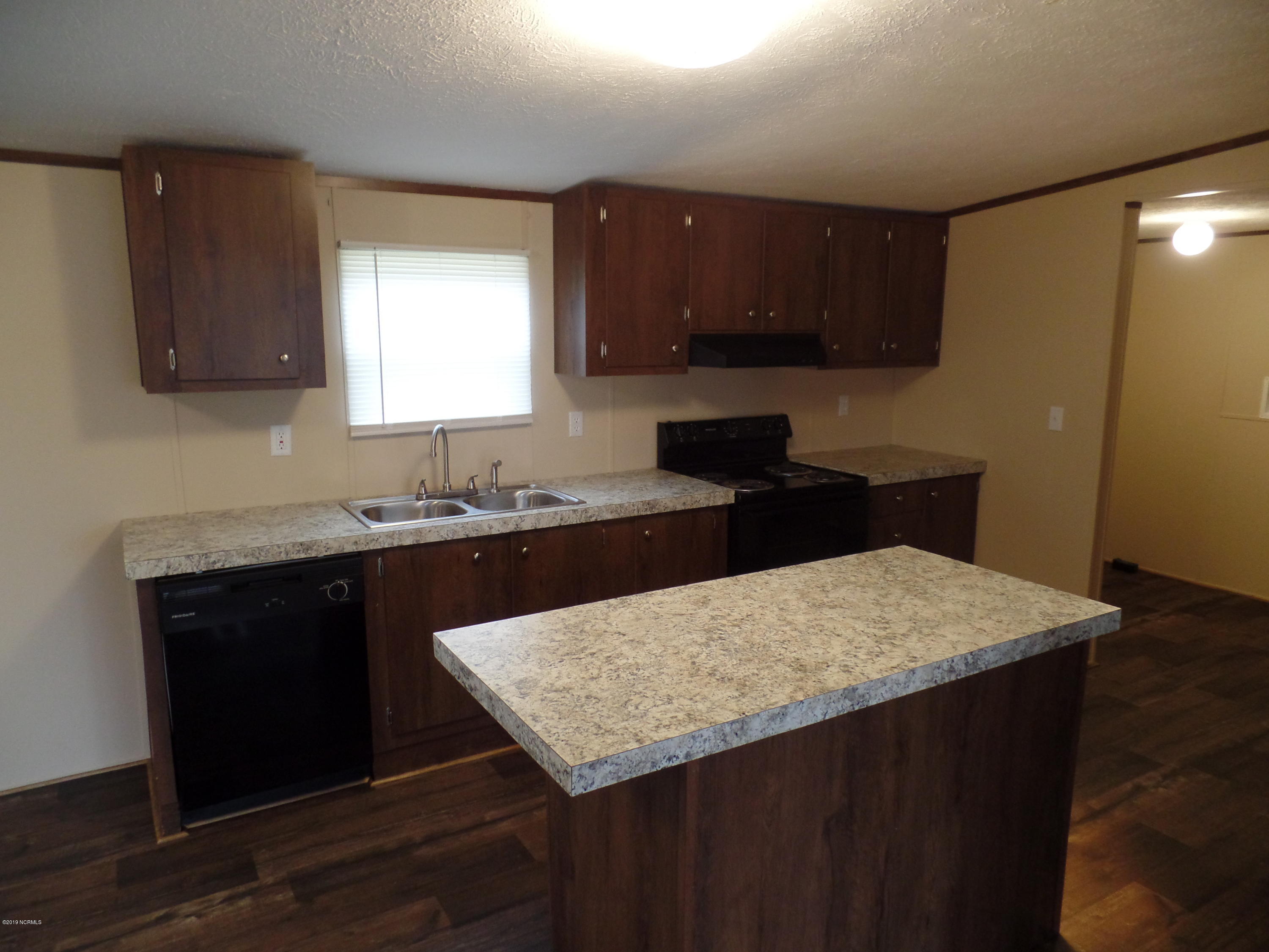 140 Jomar Road Orrum, NC 28369 - Photo 6 of 24 VMF 6 - Kitchen 2