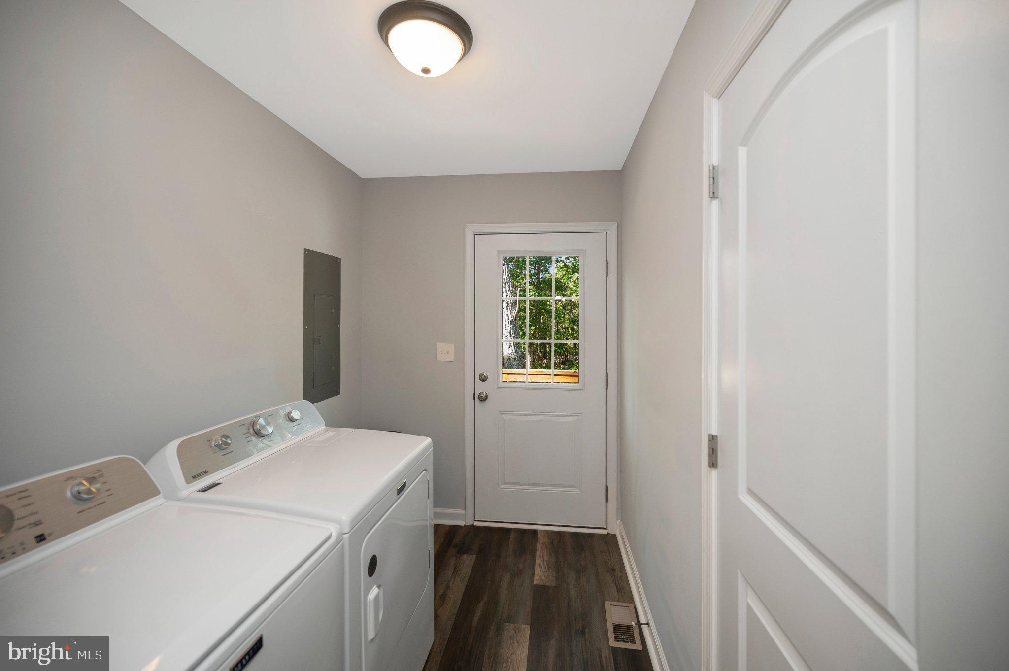 28282 Tatum Road Unionville, VA 22567 - Photo 23 of 52 Bright and functional laundry space.