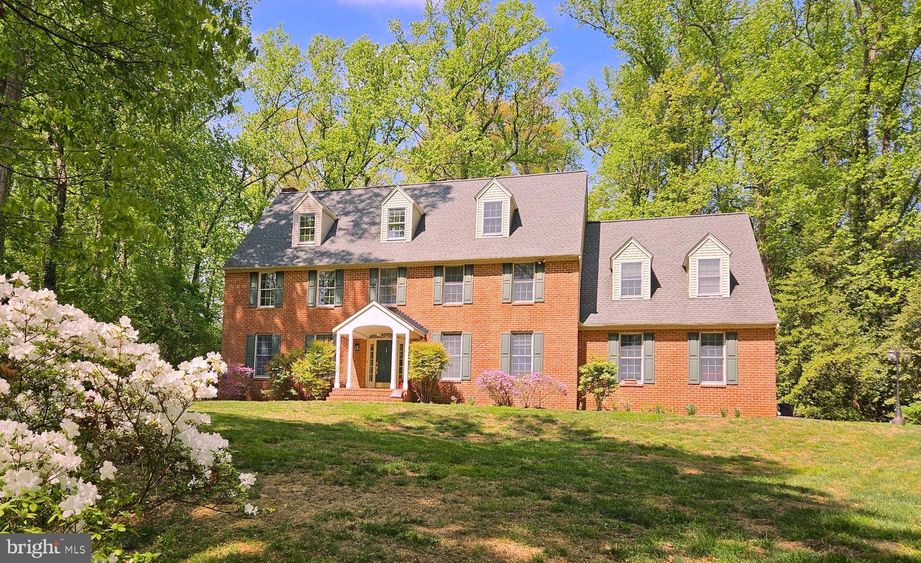 1711 Ritchie Highway Annapolis, MD 21409 - Photo 3 of 16 a front view of a house with a yard
