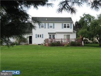 211 Julie Road Chalfont, PA 18914 - Photo 10 of 12 Exterior Back