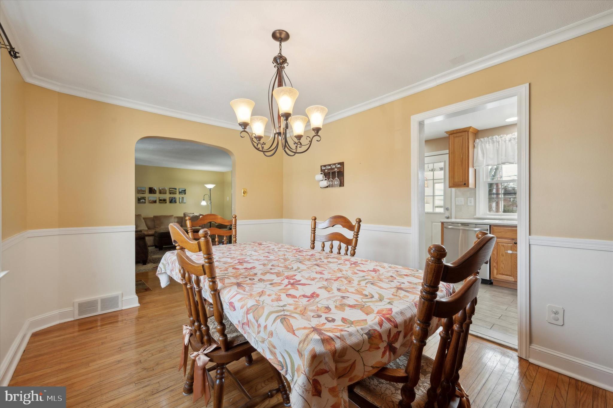 211 Glen Arbor Road Havertown, PA 19083 - Photo 8 of 25 Gallery Image 8