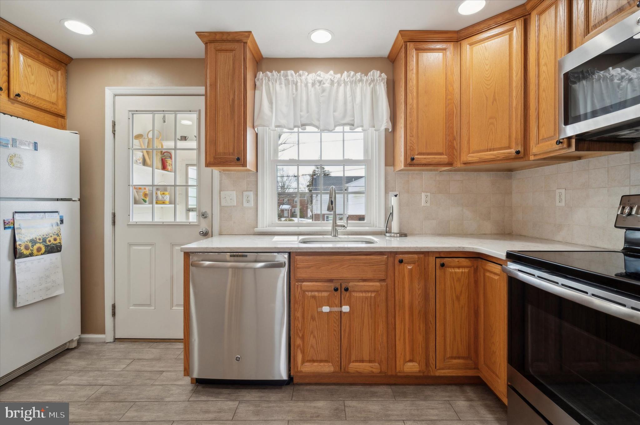 211 Glen Arbor Road Havertown, PA 19083 - Photo 10 of 25 Gallery Image 10
