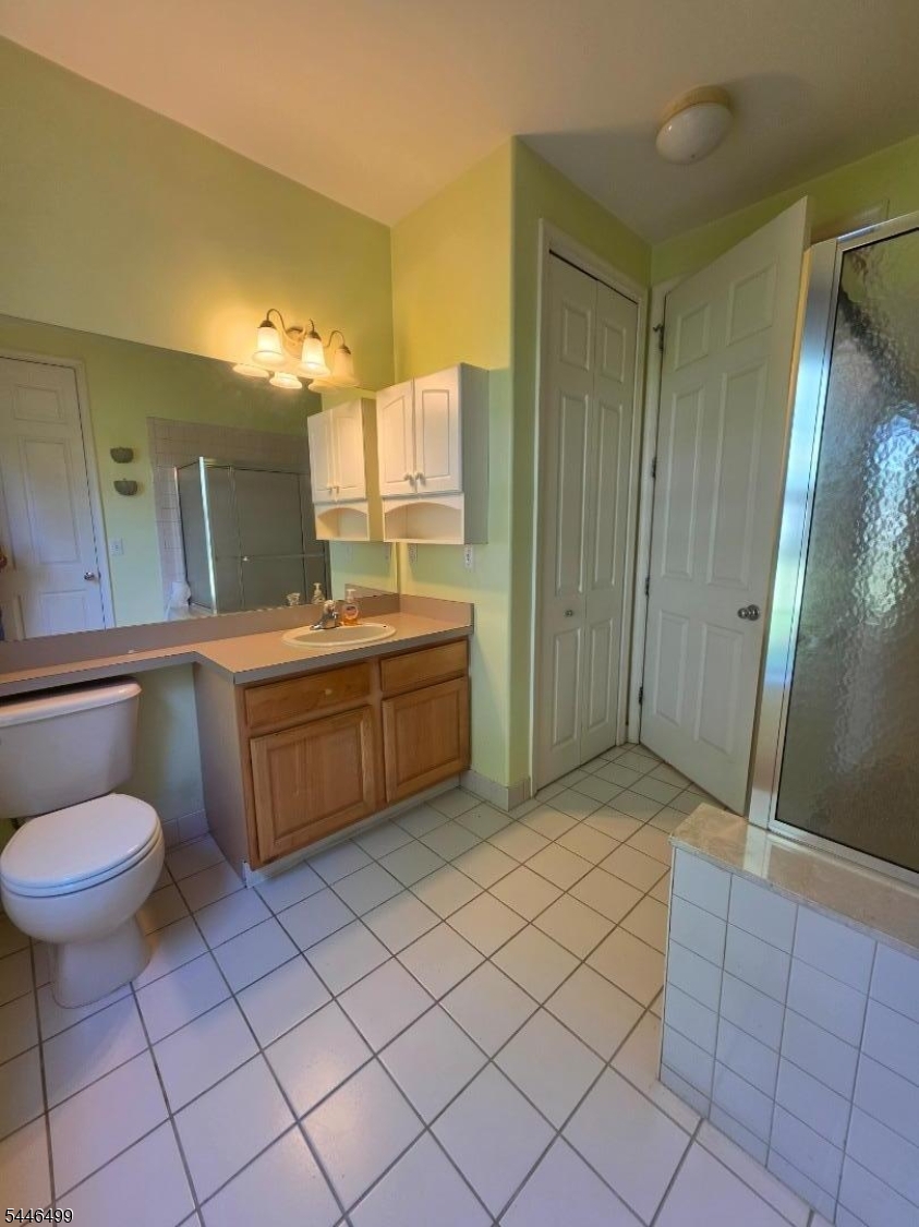 77 Limerick Lane Phillipsburg, NJ 08865 - Photo 8 of 12