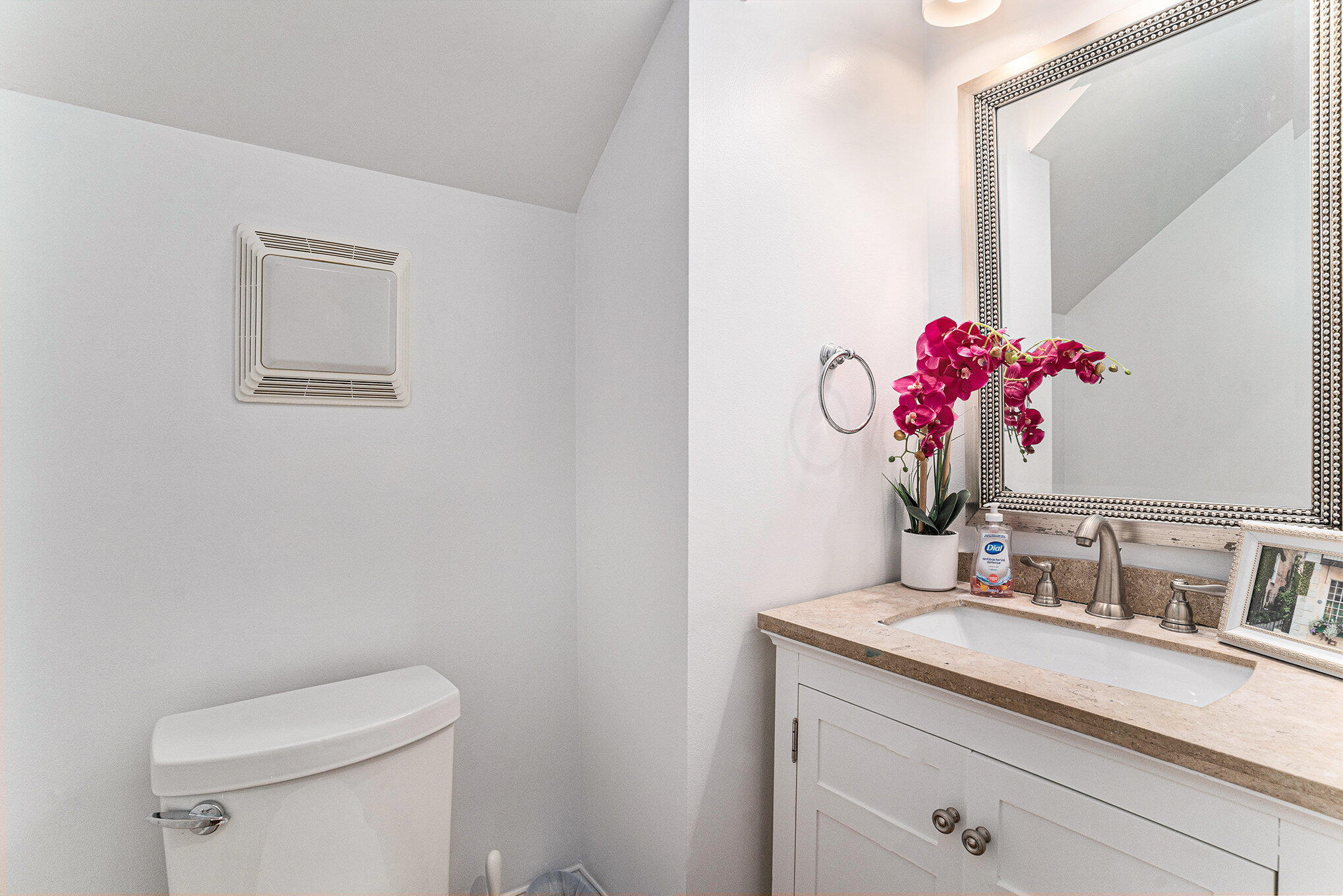42 Isle Of Hope Road Mount Pleasant, SC 29464 - Photo 13 of 37 Powder Room