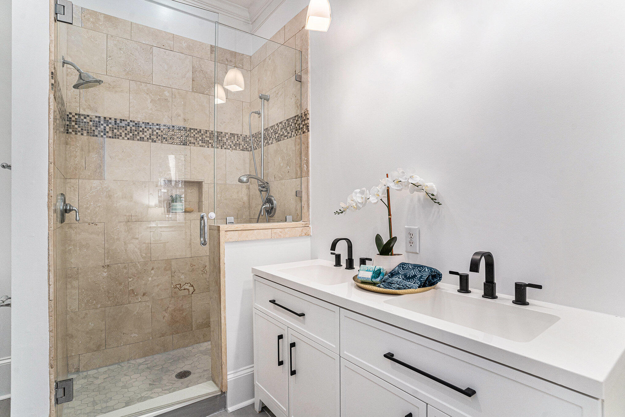 42 Isle Of Hope Road Mount Pleasant, SC 29464 - Photo 16 of 37 Luxury Ensuite Bathroom