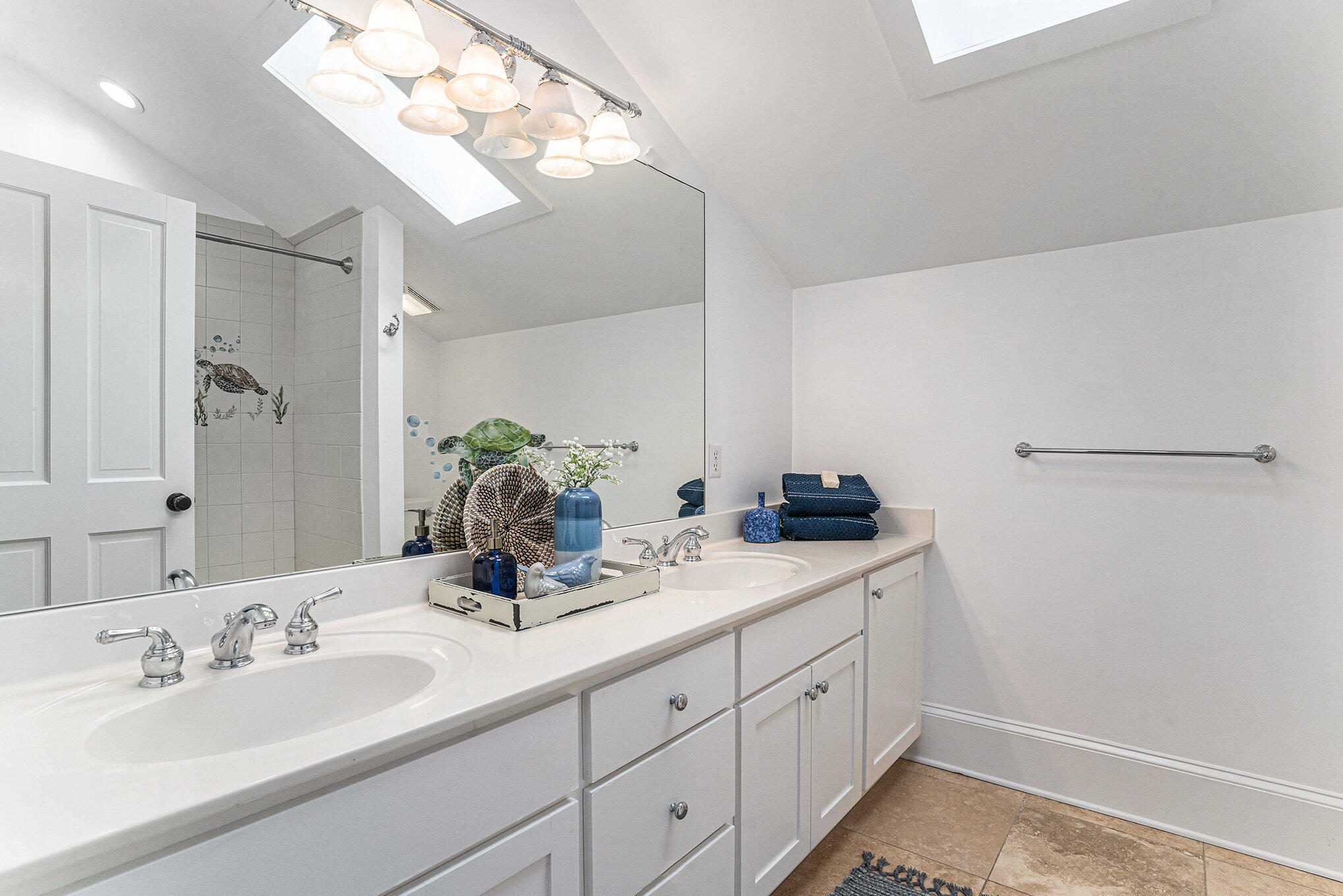 42 Isle Of Hope Road Mount Pleasant, SC 29464 - Photo 21 of 37 Bathroom