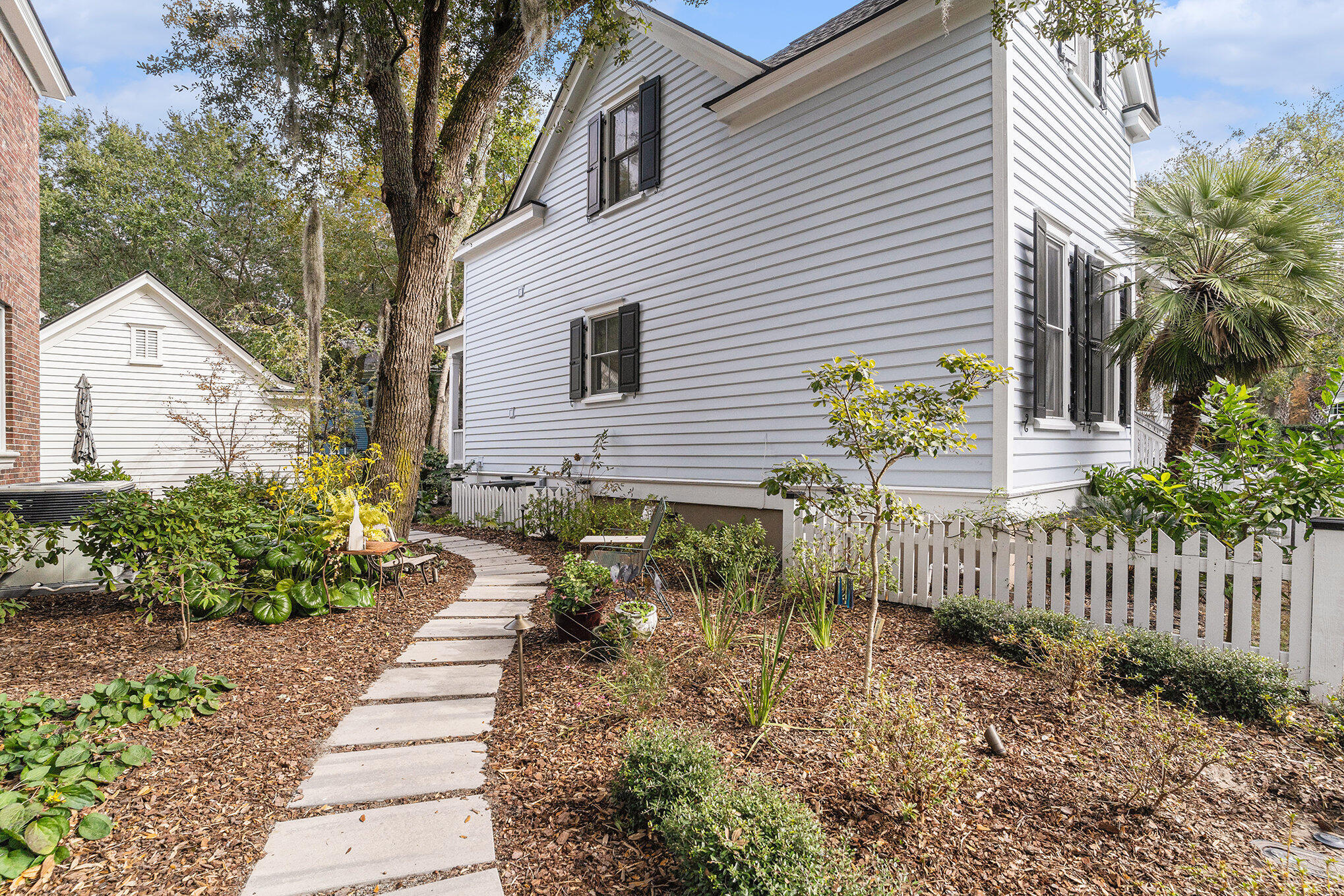 42 Isle Of Hope Road Mount Pleasant, SC 29464 - Photo 31 of 37 Garden Pathway