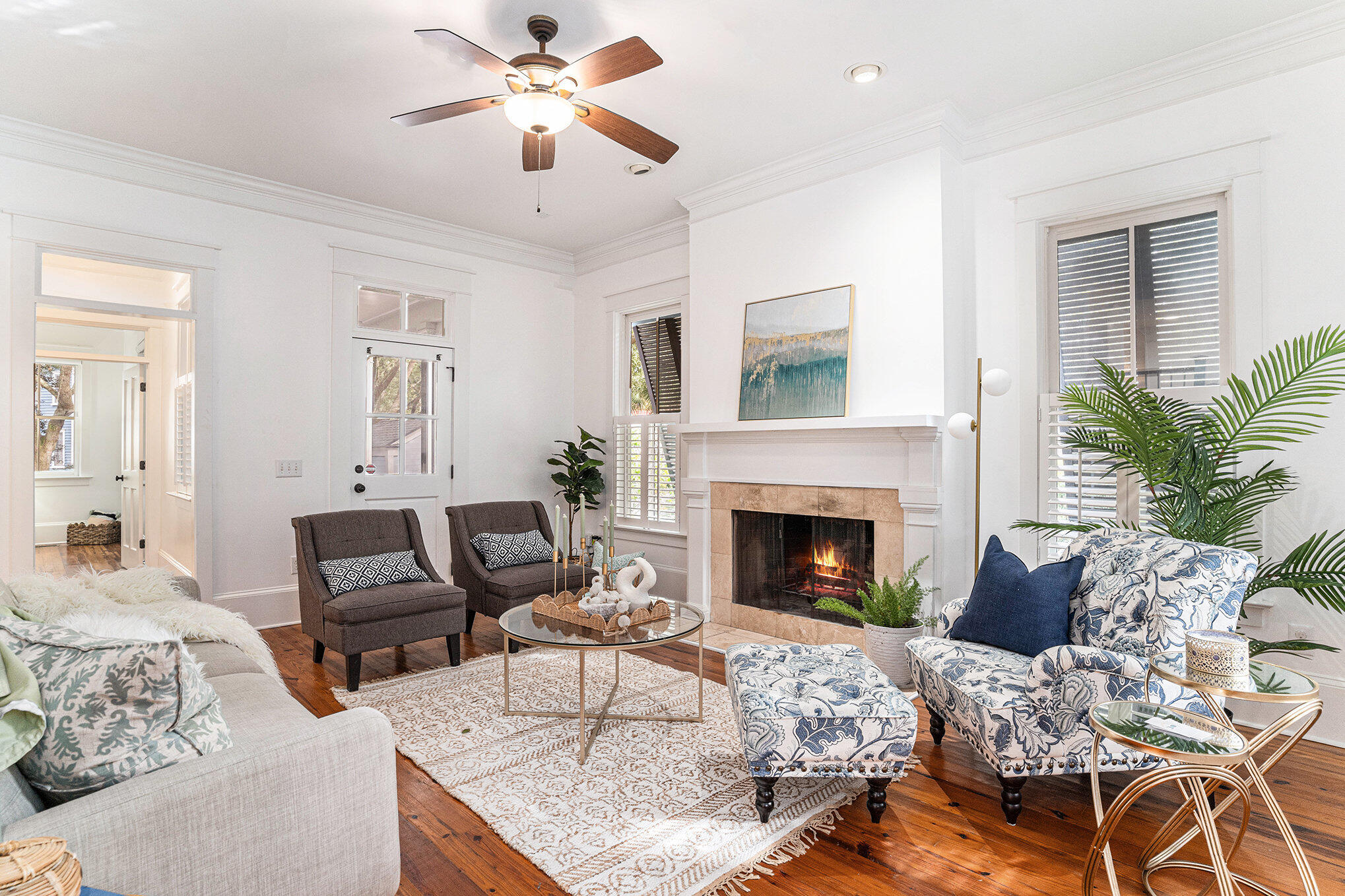 42 Isle Of Hope Road Mount Pleasant, SC 29464 - Photo 5 of 37 Living Room