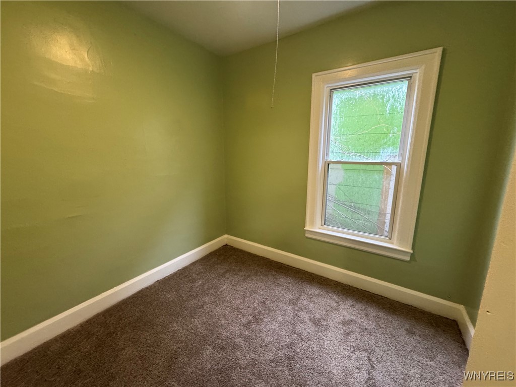 64 Barton Street Buffalo, NY 14213 - Photo 19 of 38