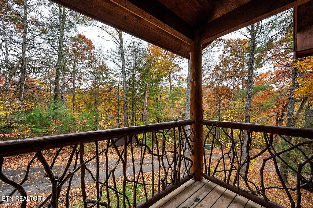 1930 Kinfolks Ridge Way Pigeon Forge, TN 37876 - Photo 23 of 24 23 - Deck