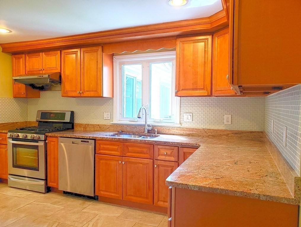 247 Edge Hill Road Milton, MA 02186 - Photo 4 of 18 Gallery Image 4