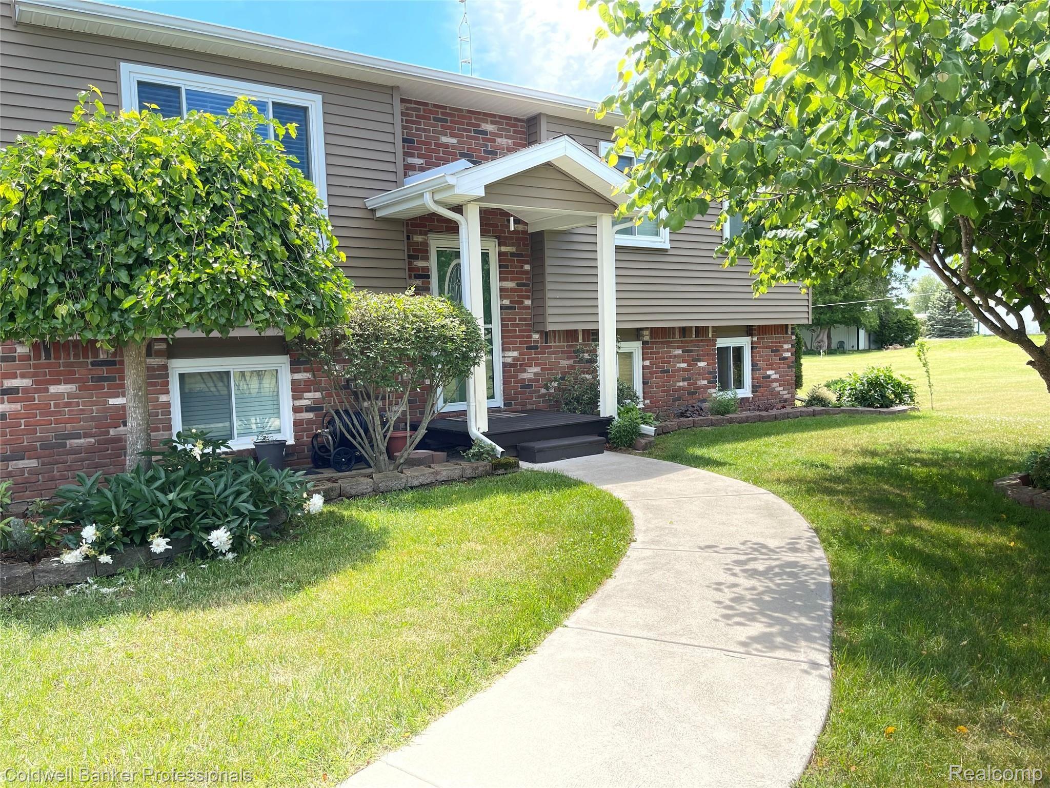 2674 East Burnside Road North Branch, MI 48461 - Photo 2 of 57 Front walkway.jpg