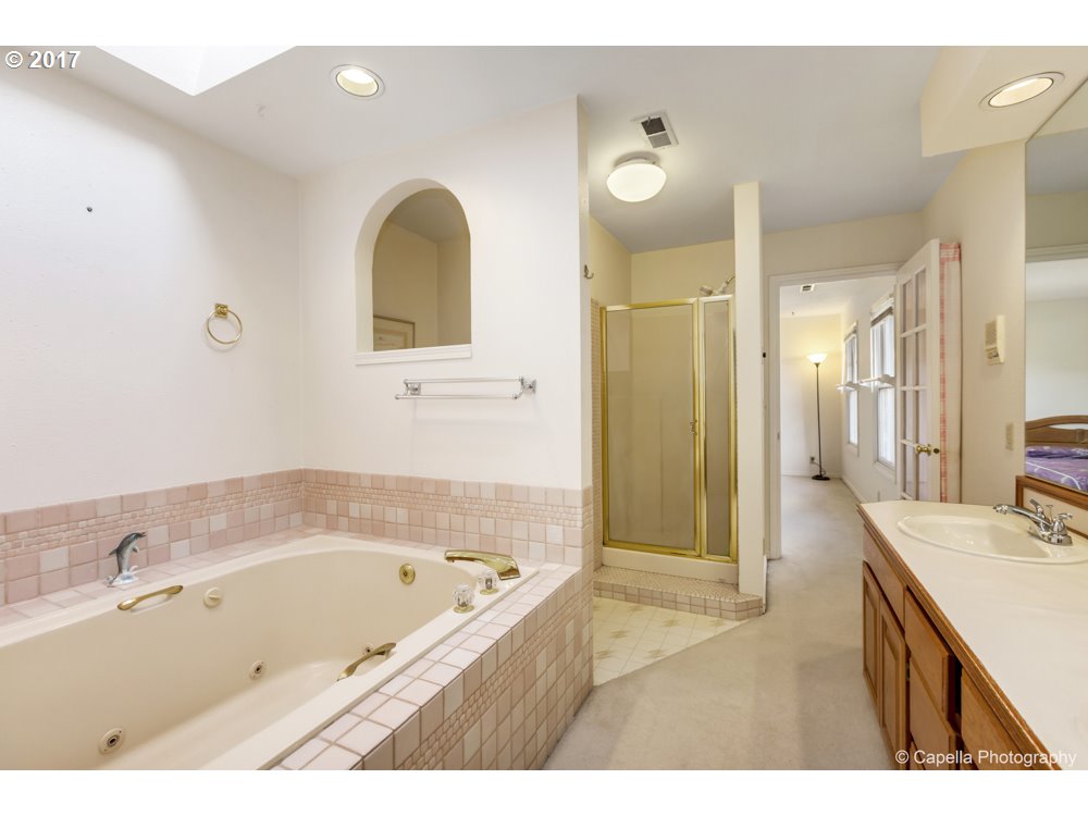 8165 Southwest Sorrento Road Beaverton, OR 97008 - Photo 12 of 20 Attached Bathroom